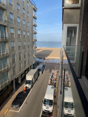 Exclusief Appartement In Hartje Zoute, Zonnig Terras Met Zeezicht Кноке-Хайст Екстериор снимка